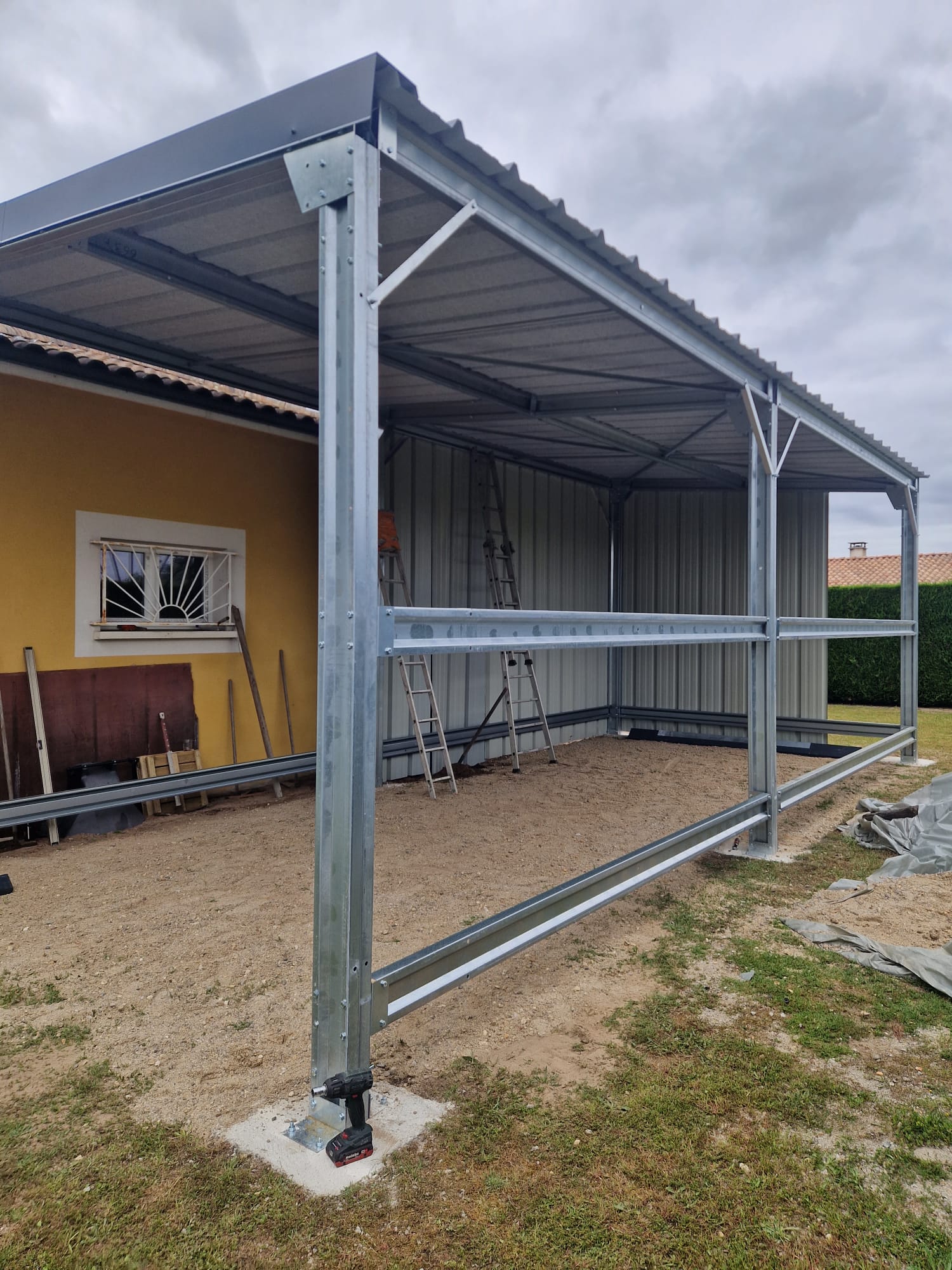 Chantier en cours - Abri camping-car